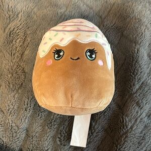 cinnamon bun squishmallow named rease